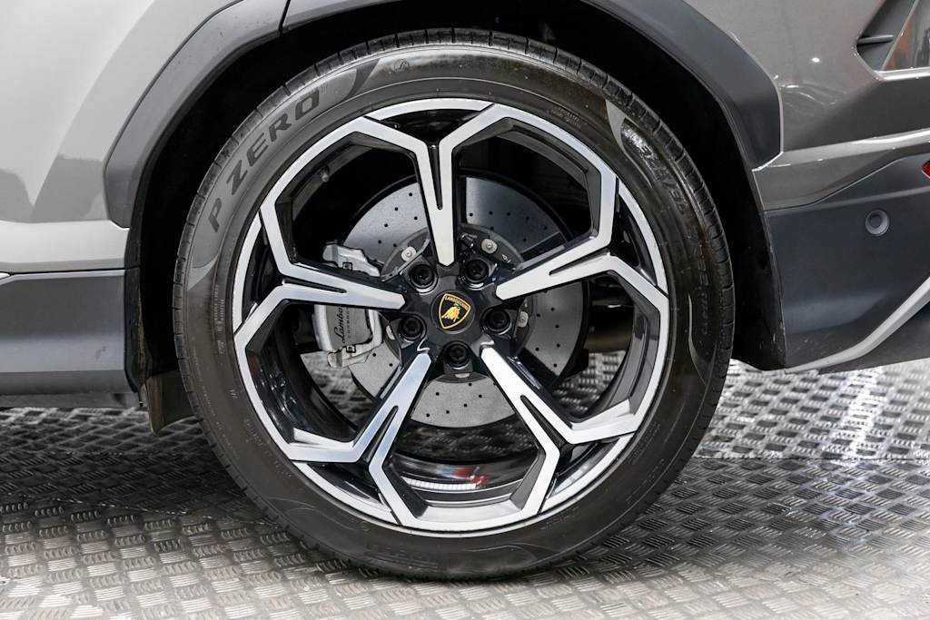 Thumbnail: 2022 Lamborghini Urus - 63