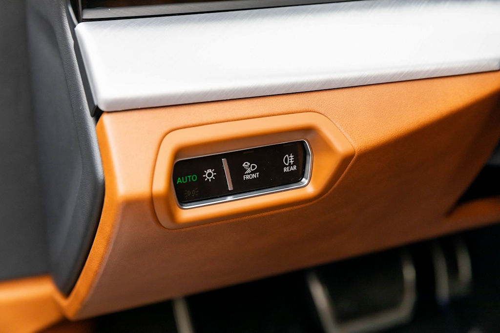 Thumbnail: 2022 Lamborghini Urus - 35