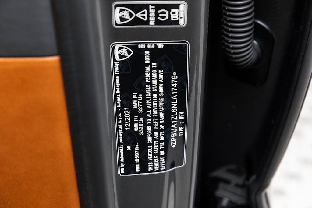 Thumbnail: 2022 Lamborghini Urus - 18