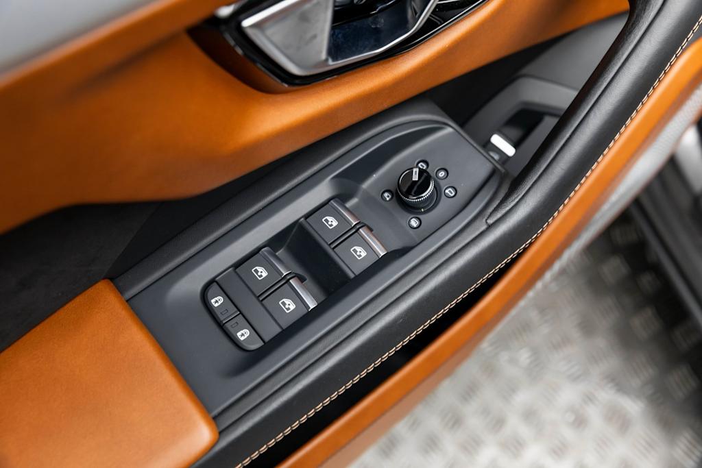 Thumbnail: 2022 Lamborghini Urus - 29