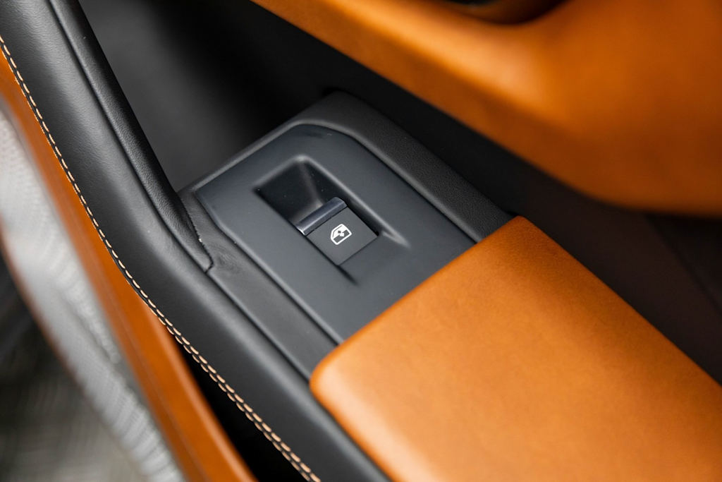 Thumbnail: 2022 Lamborghini Urus - 52