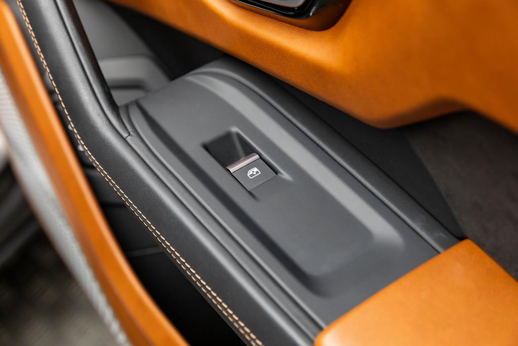 Thumbnail: 2022 Lamborghini Urus - 57