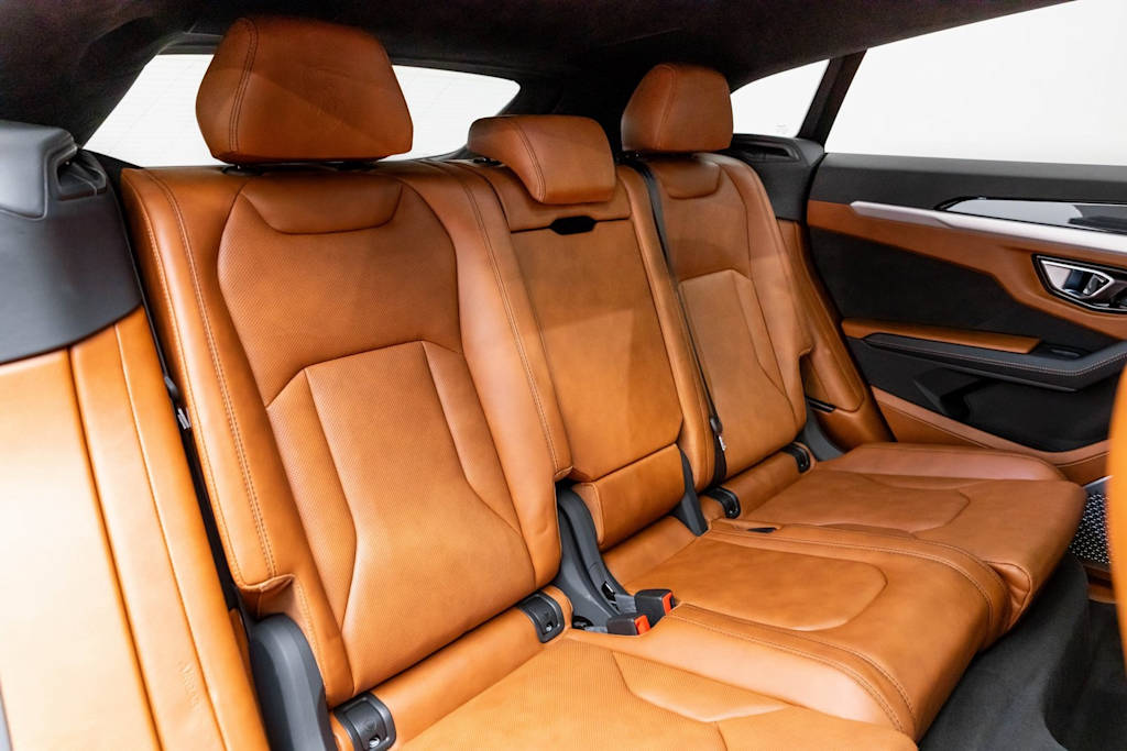 Thumbnail: 2022 Lamborghini Urus - 21