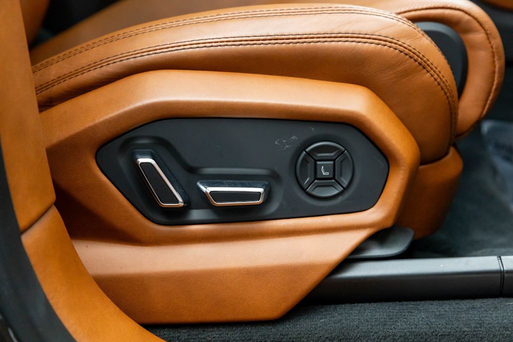 Thumbnail: 2022 Lamborghini Urus - 60