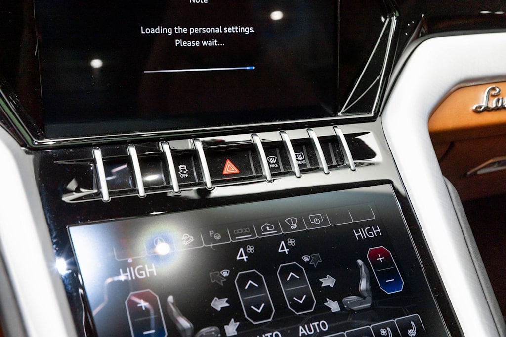 Thumbnail: 2022 Lamborghini Urus - 39