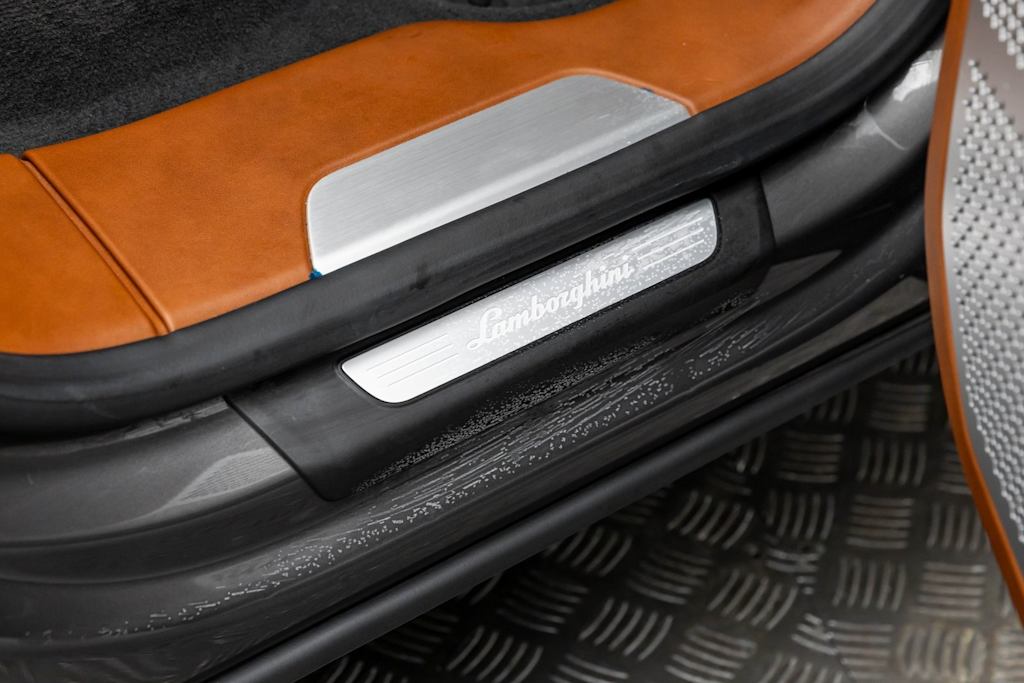 Thumbnail: 2022 Lamborghini Urus - 53