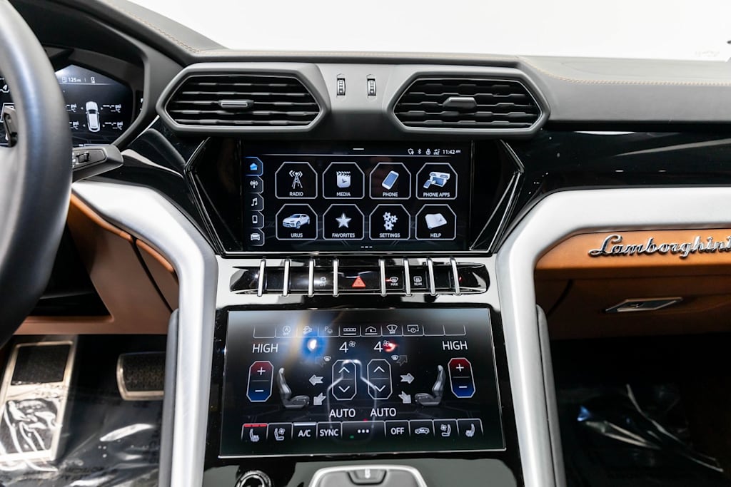 Thumbnail: 2022 Lamborghini Urus - 14