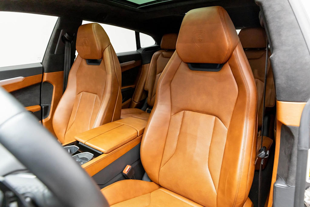 Thumbnail: 2022 Lamborghini Urus - 11