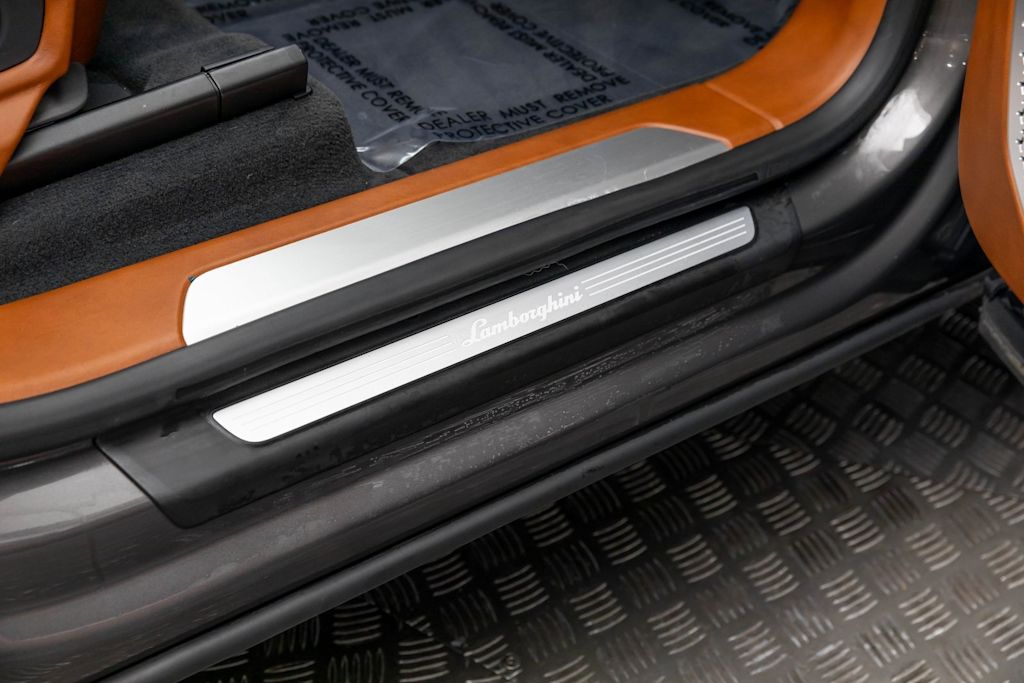 Thumbnail: 2022 Lamborghini Urus - 59