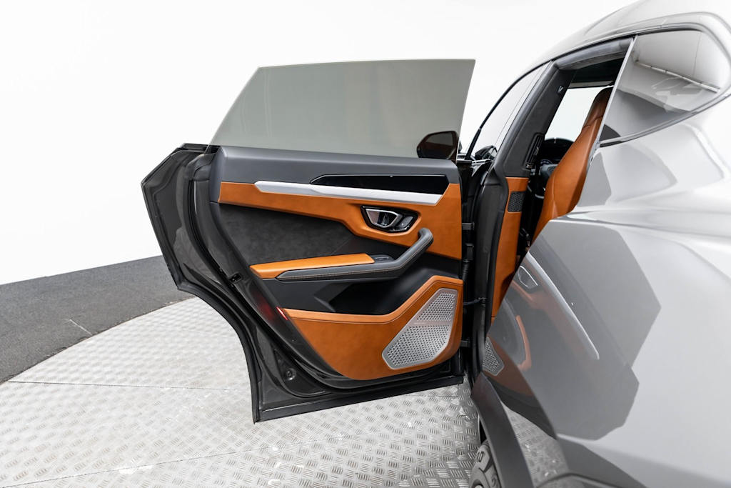 Thumbnail: 2022 Lamborghini Urus - 45