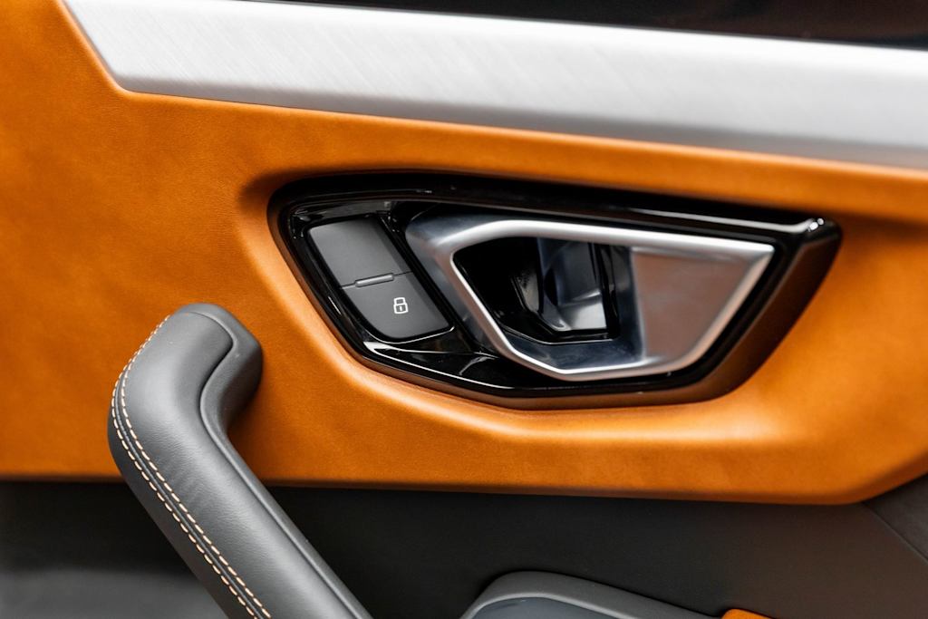 Thumbnail: 2022 Lamborghini Urus - 51