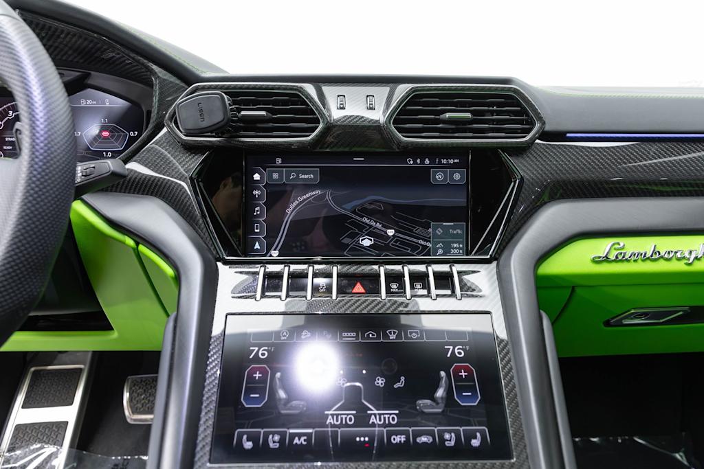 Thumbnail: 2022 Lamborghini Urus - 14