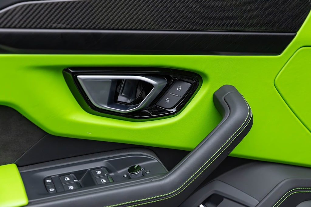 Thumbnail: 2022 Lamborghini Urus - 25