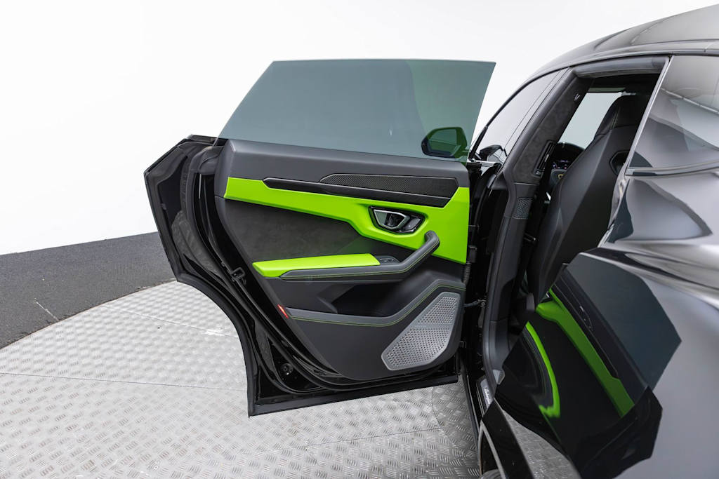 Thumbnail: 2022 Lamborghini Urus - 39