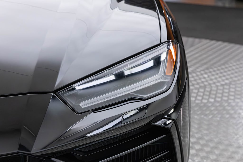 Thumbnail: 2022 Lamborghini Urus - 6