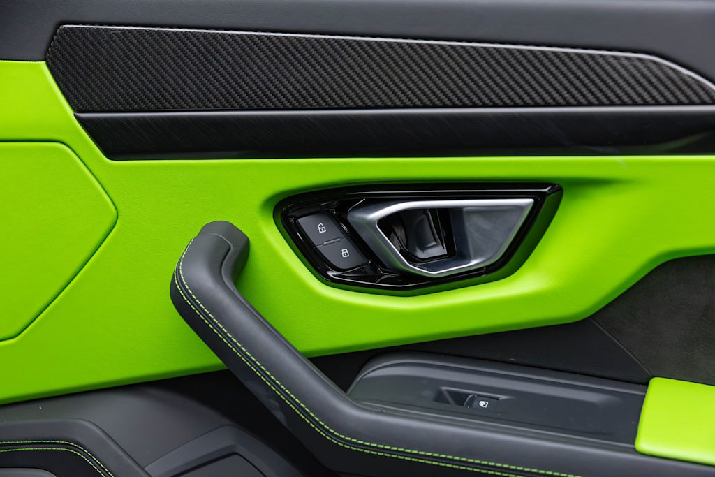 Thumbnail: 2022 Lamborghini Urus - 46