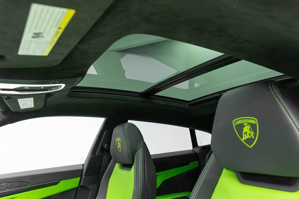 Thumbnail: 2022 Lamborghini Urus - 58