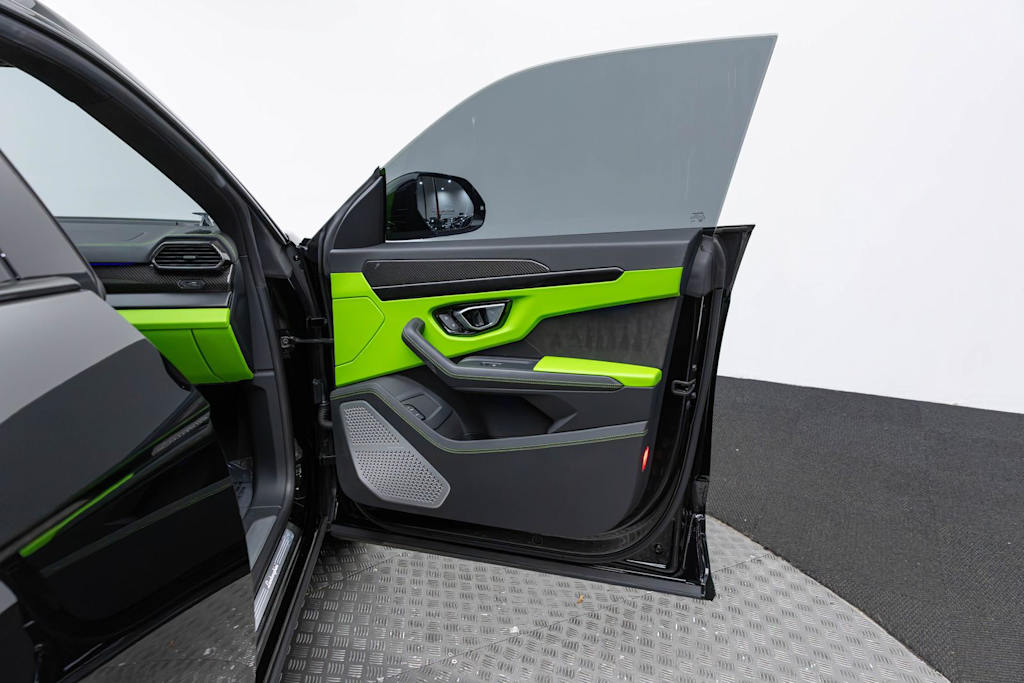 Thumbnail: 2022 Lamborghini Urus - 45