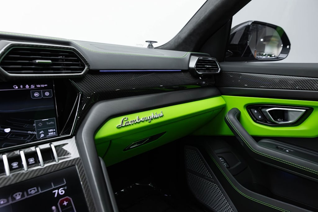 Thumbnail: 2022 Lamborghini Urus - 38