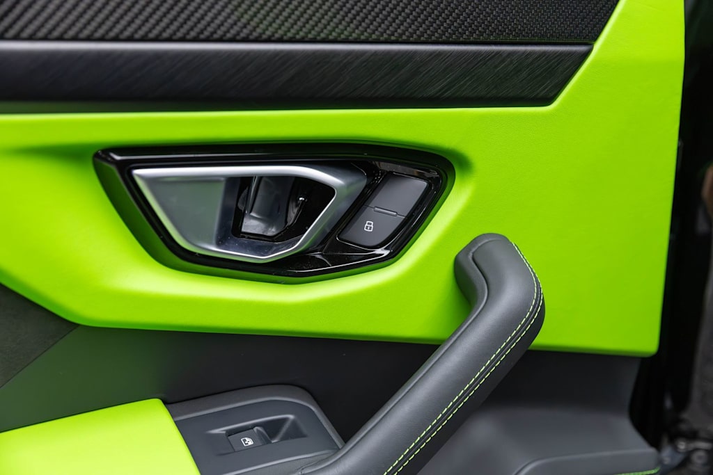 Thumbnail: 2022 Lamborghini Urus - 40