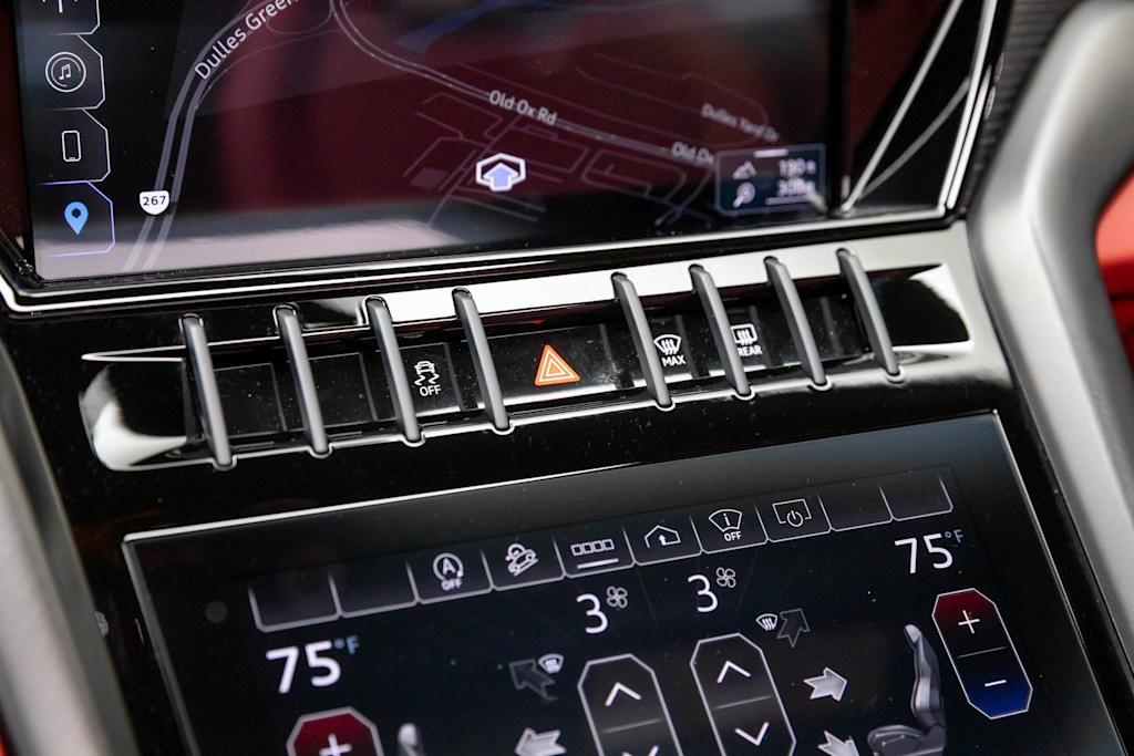 Thumbnail: 2023 Lamborghini Urus - 41