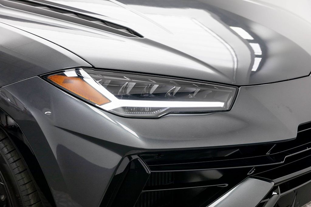 Thumbnail: 2023 Lamborghini Urus - 59