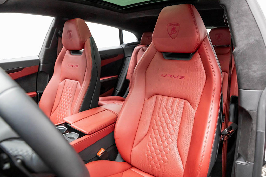 Thumbnail: 2023 Lamborghini Urus - 11