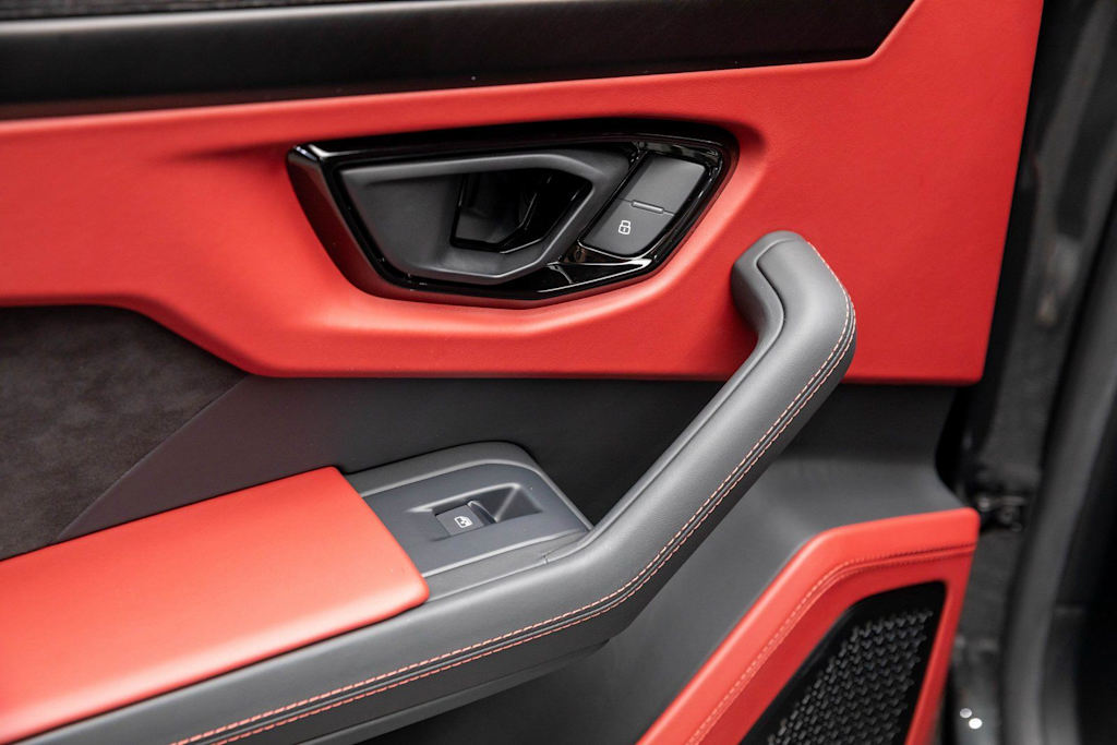 Thumbnail: 2023 Lamborghini Urus - 44