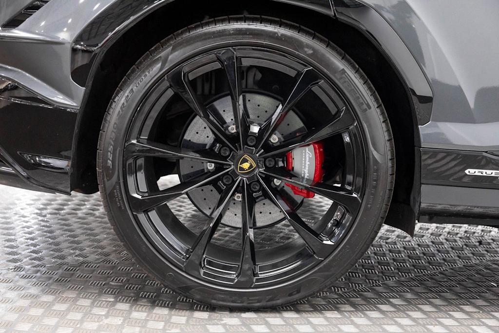 Thumbnail: 2023 Lamborghini Urus - 57