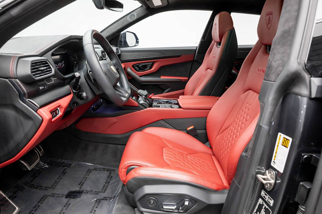 Thumbnail: 2023 Lamborghini Urus - 10