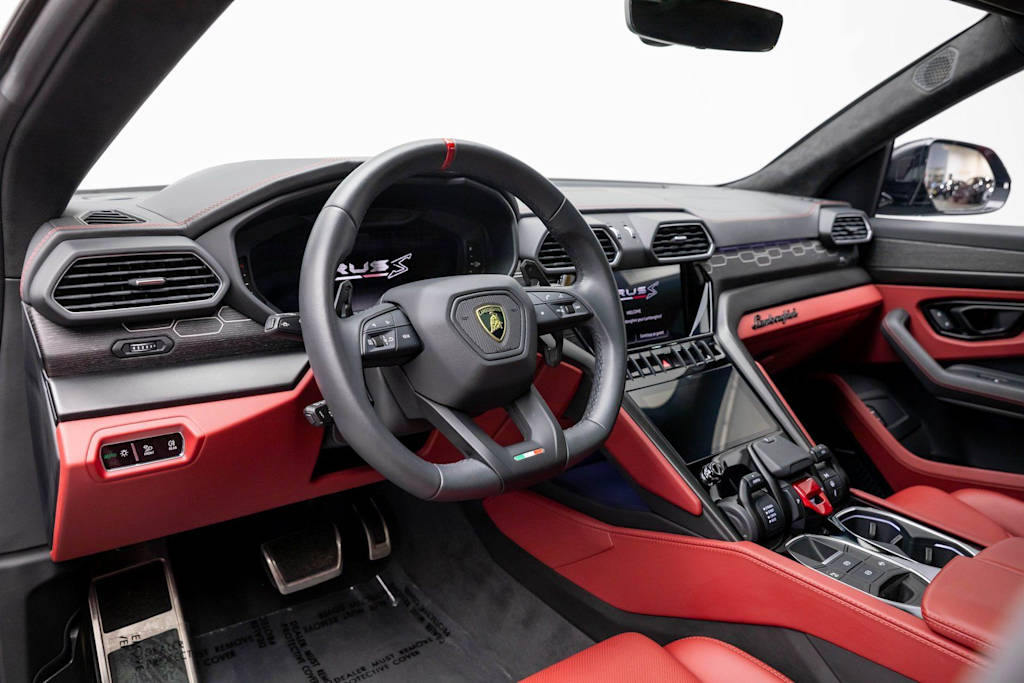 Thumbnail: 2023 Lamborghini Urus - 2