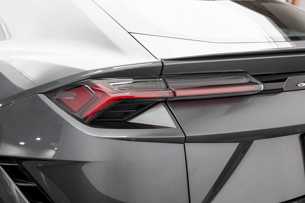 Thumbnail: 2023 Lamborghini Urus - 63