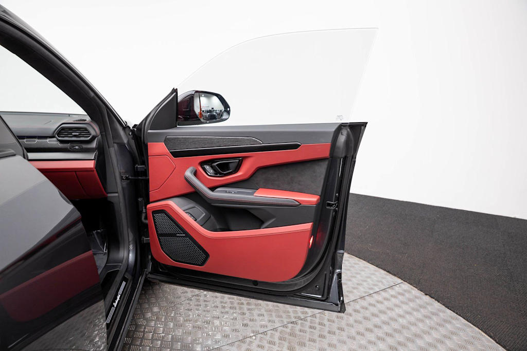 Thumbnail: 2023 Lamborghini Urus - 50