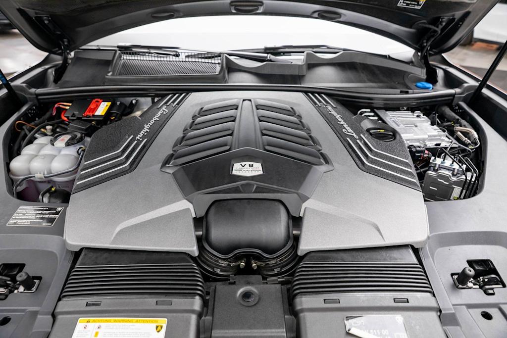 Thumbnail: 2023 Lamborghini Urus - 8