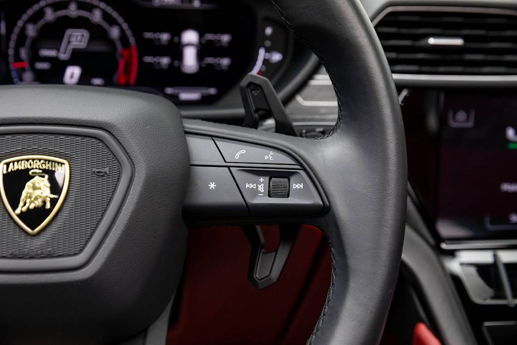 Thumbnail: 2023 Lamborghini Urus - 38