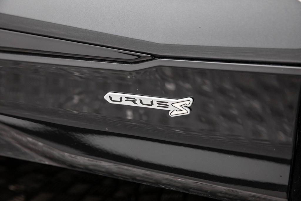 Thumbnail: 2023 Lamborghini Urus - 6