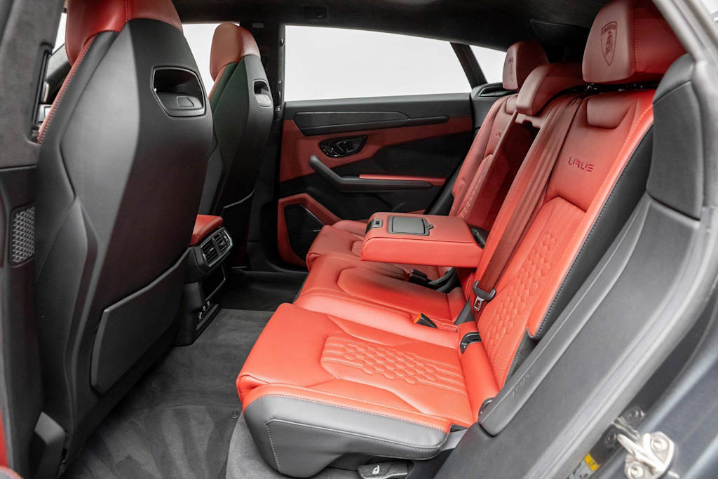 Thumbnail: 2023 Lamborghini Urus - 12