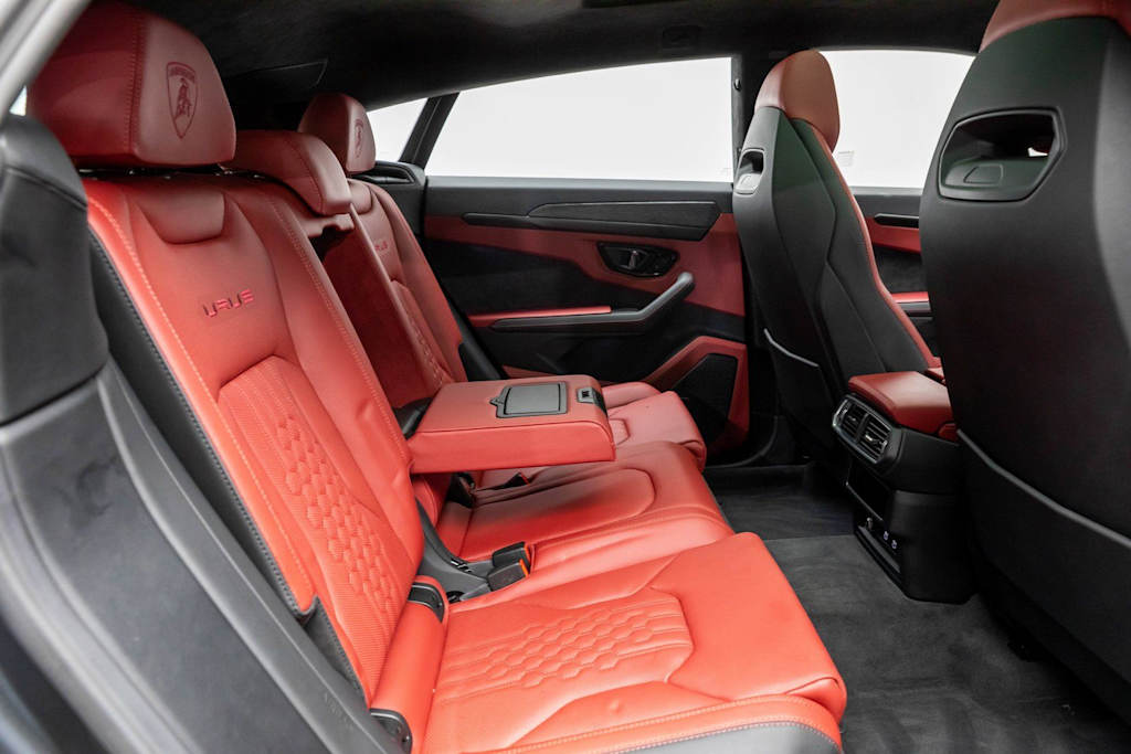 Thumbnail: 2023 Lamborghini Urus - 23