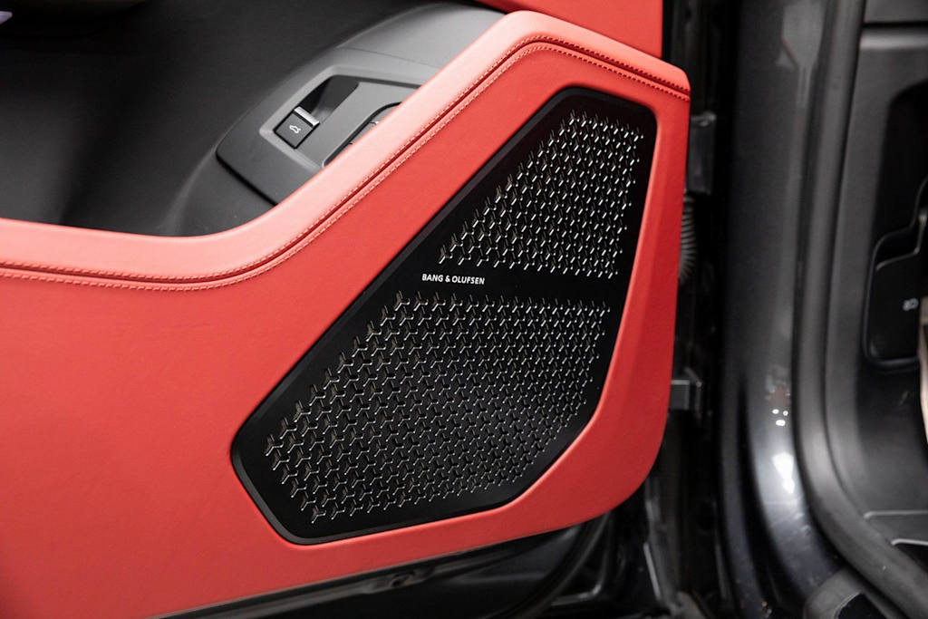 Thumbnail: 2023 Lamborghini Urus - 32