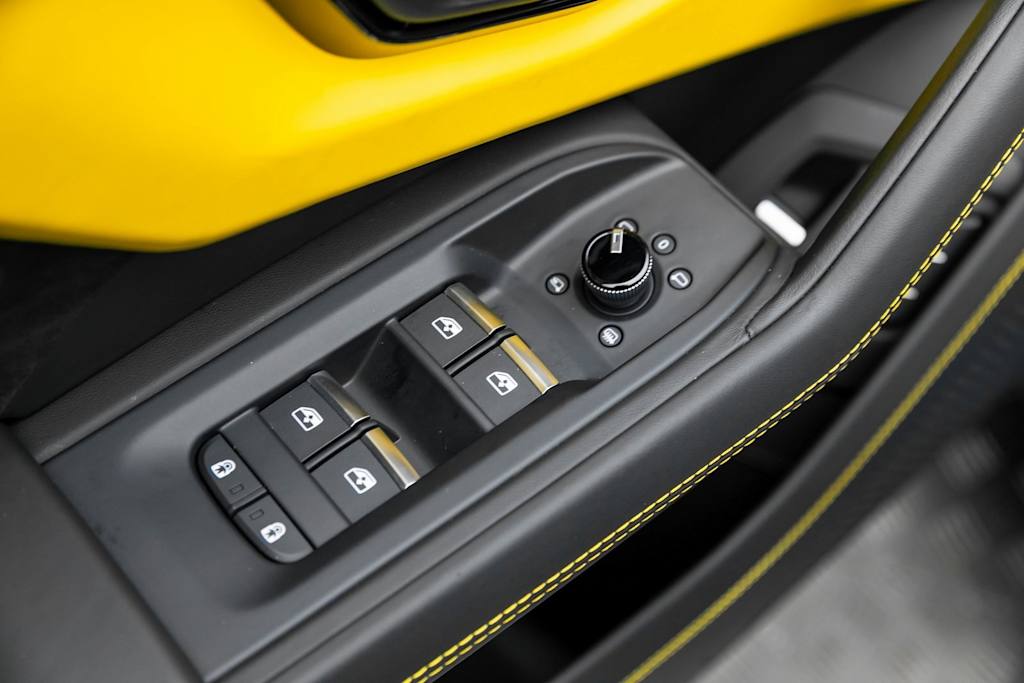 Thumbnail: 2024 Lamborghini Urus - 29