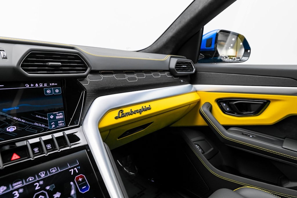 Thumbnail: 2024 Lamborghini Urus - 41