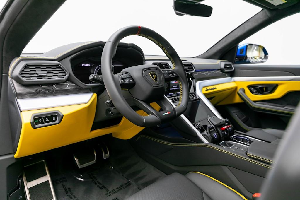 Thumbnail: 2024 Lamborghini Urus - 2