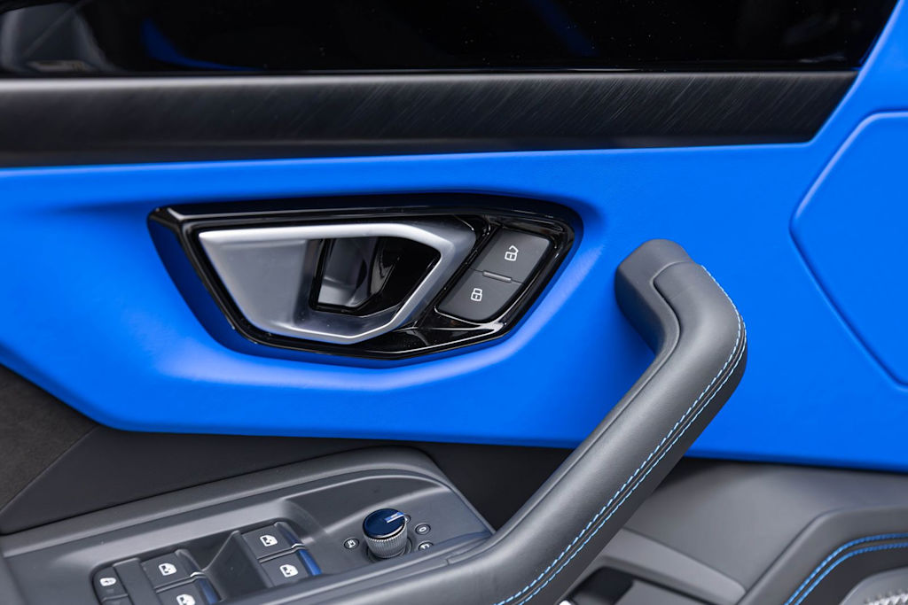 Thumbnail: 2024 Lamborghini Urus - 24