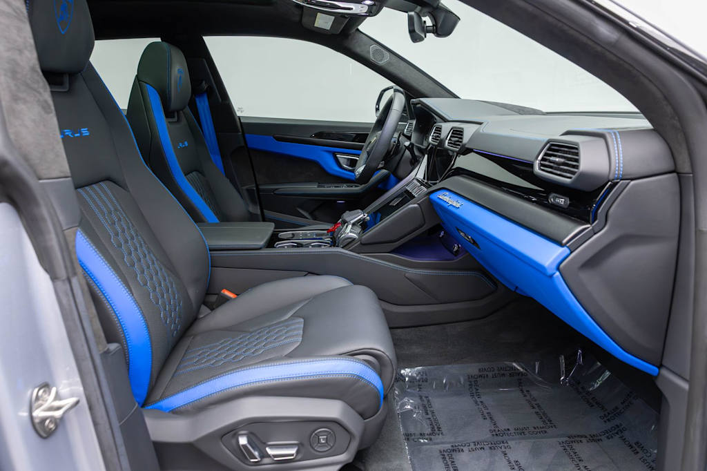 Thumbnail: 2024 Lamborghini Urus - 10