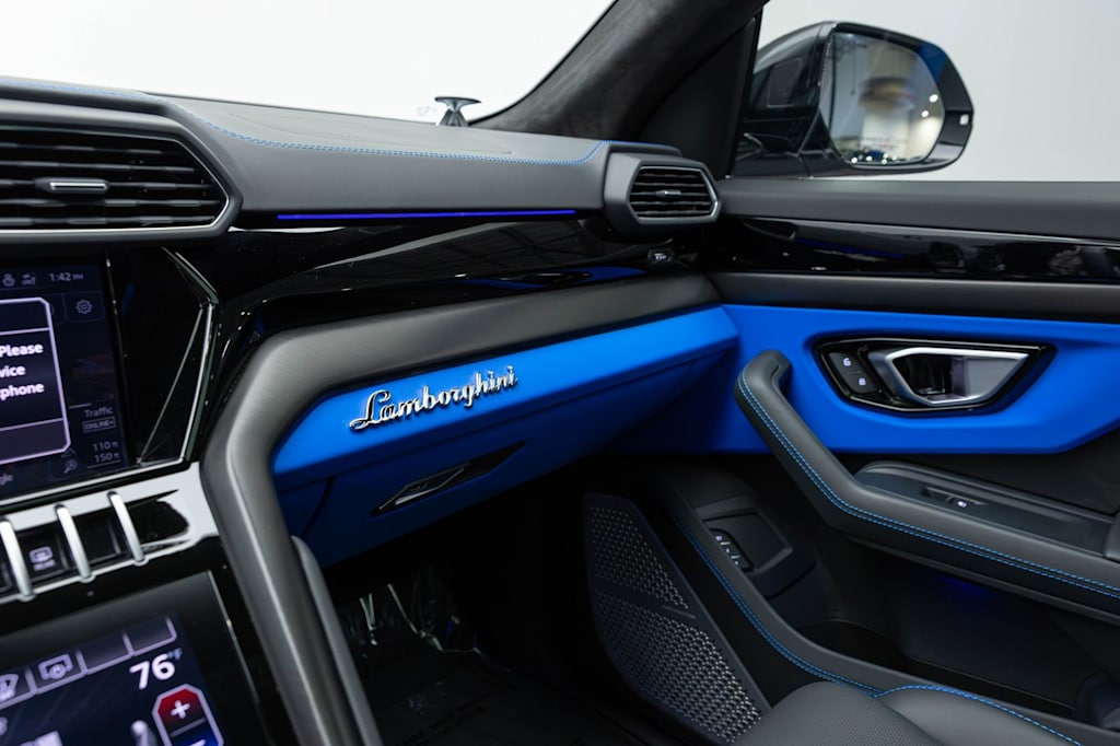 Thumbnail: 2024 Lamborghini Urus - 38