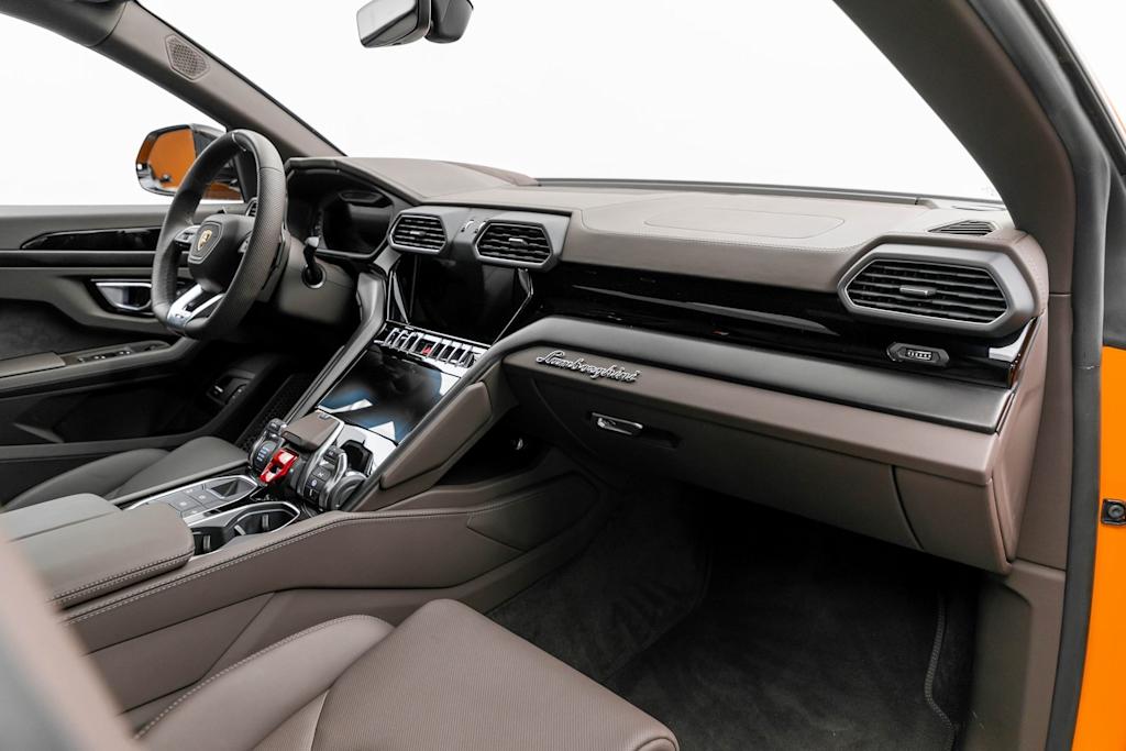 2024 Lamborghini Urus S 13