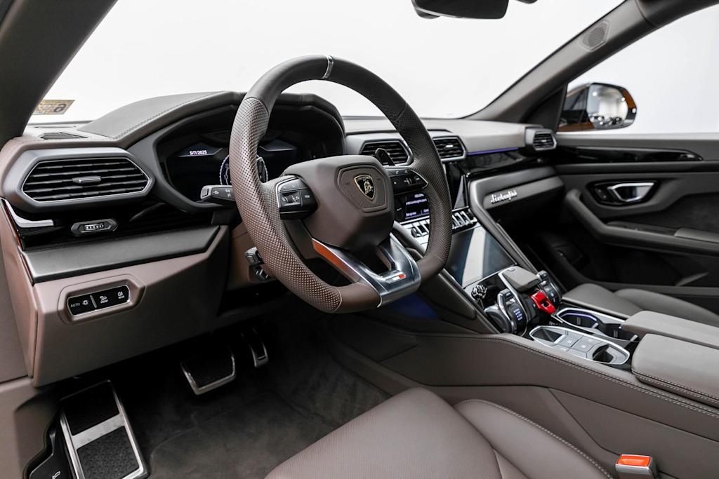 2024 Lamborghini Urus S 2