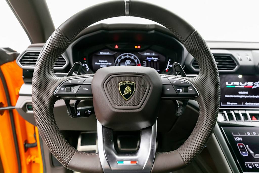 2024 Lamborghini Urus S 9
