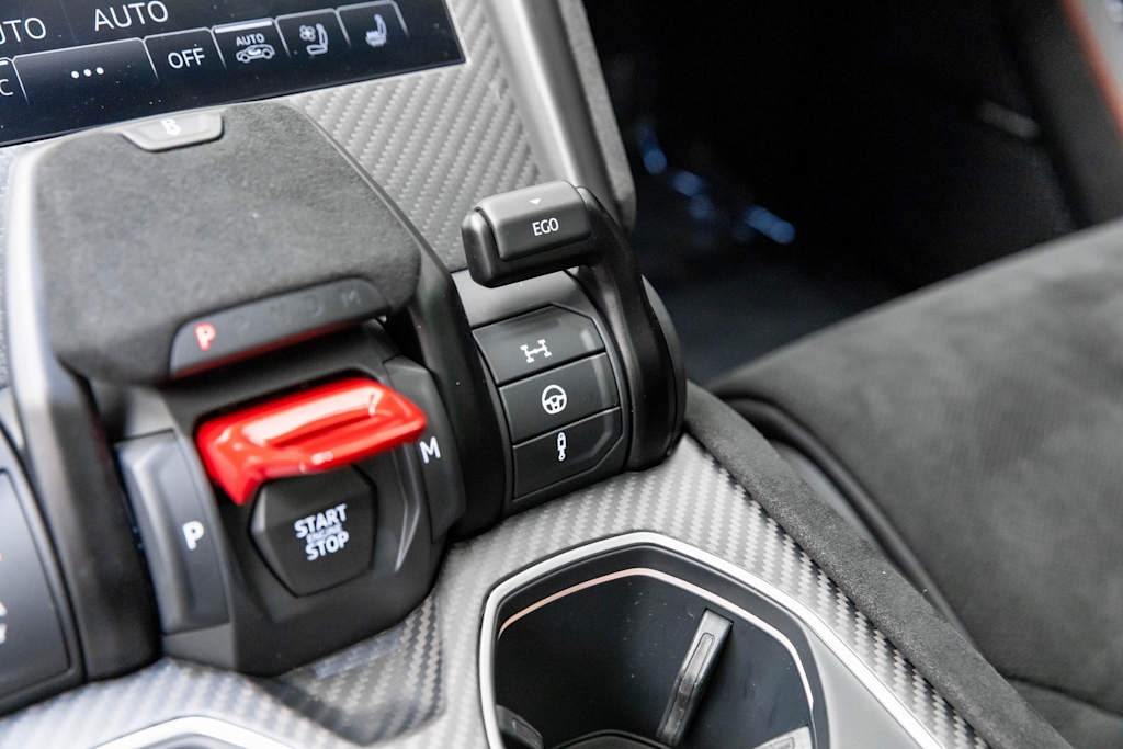 Thumbnail: 2023 Lamborghini Urus - 37