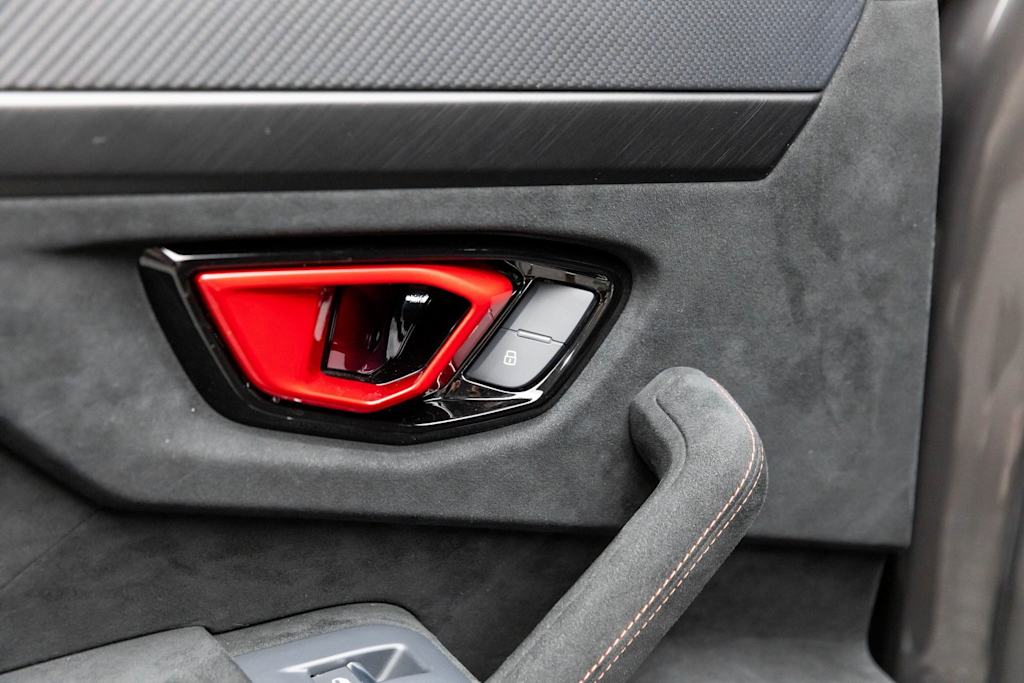 Thumbnail: 2023 Lamborghini Urus - 41